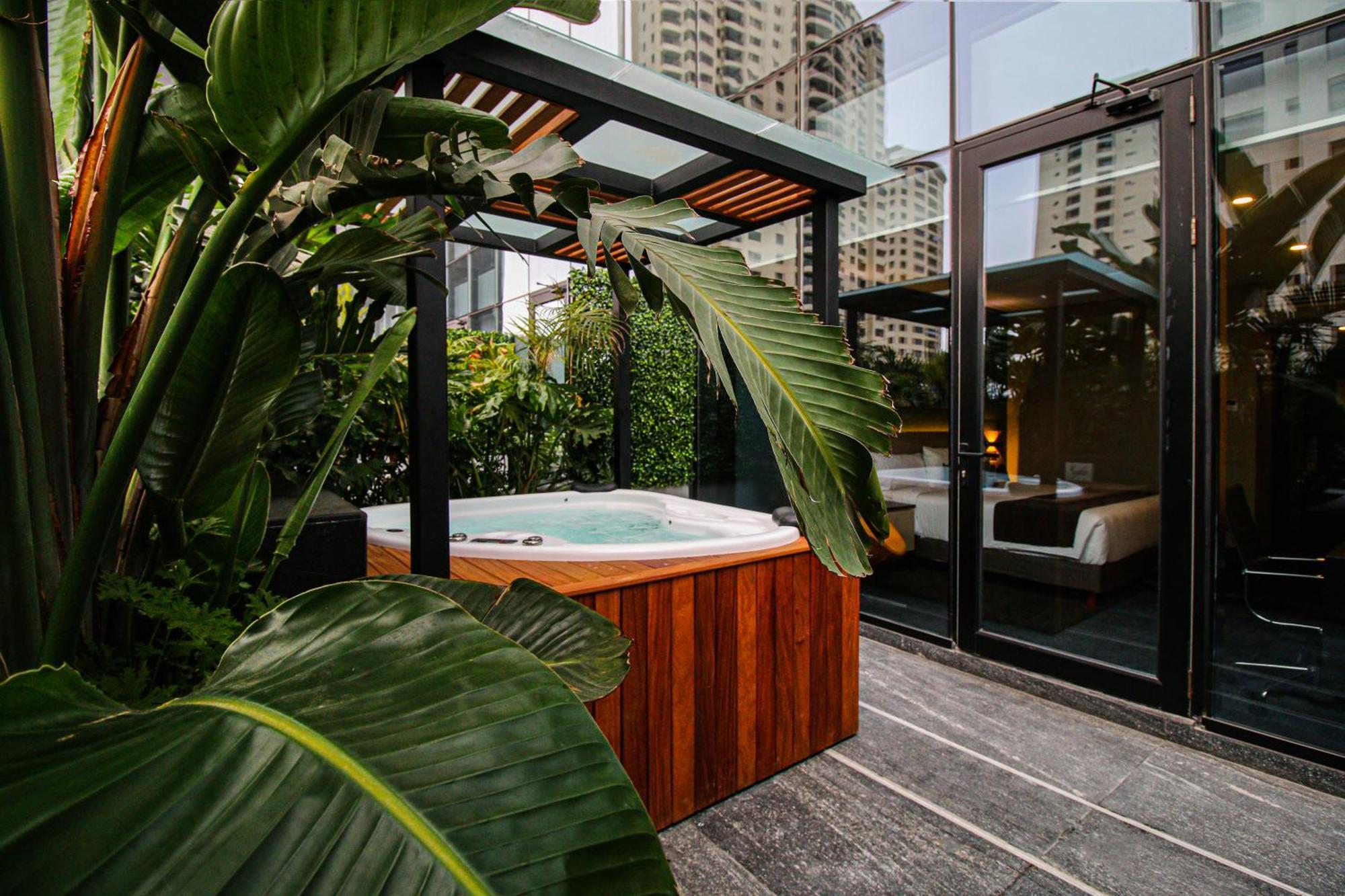 Family Room Garden View